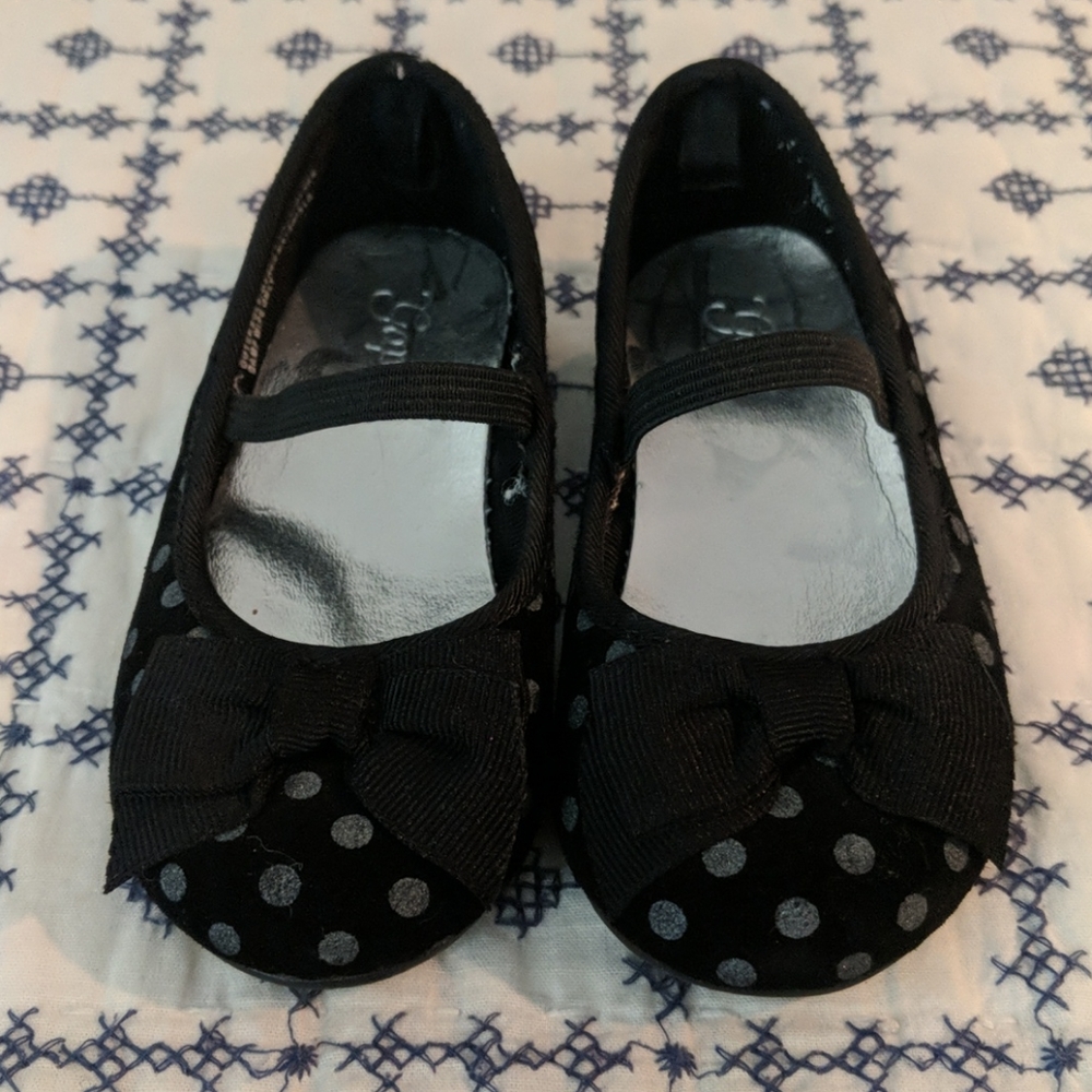Baby Gap Black polka dot shoes size 6